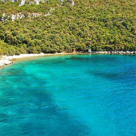 Luxury Sunrise Jacuzzi Apts, 50 M From The