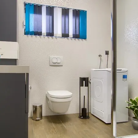 Luxury Sunrise Jacuzzi Apts, 50 M From The *