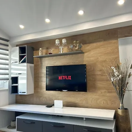 Luxury Sunrise Jacuzzi Apts, 50 M From The Appartement *