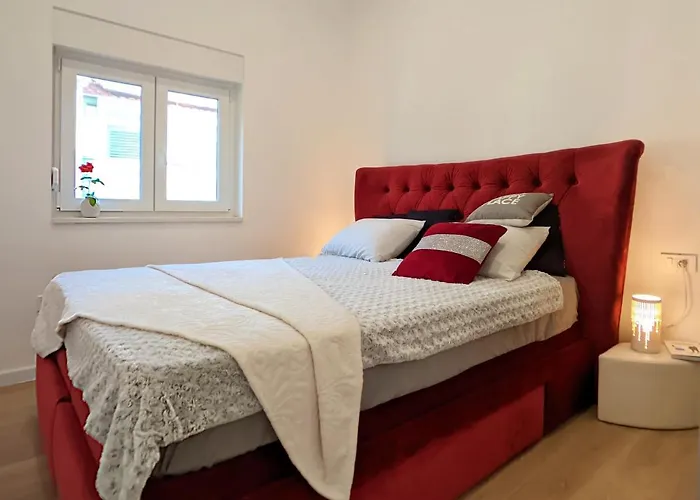 Luxury Sunrise Jacuzzi Apts, 50 M From The Appartement *
