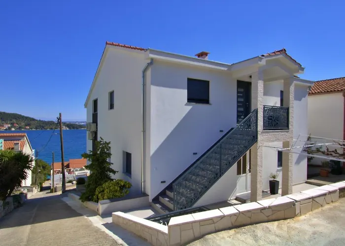Luxury Sunrise Jacuzzi Apts, 50 M From The Kali