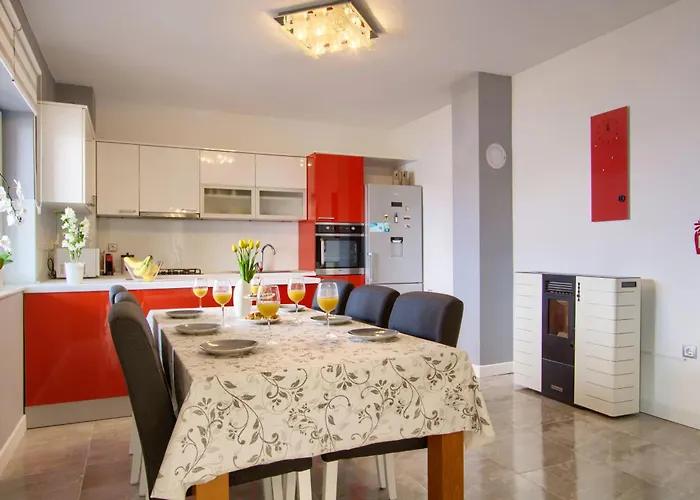 Luxury Sunrise Jacuzzi Apts, 50 M From The Appartement