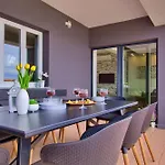 Luxury Sunrise Jacuzzi Apts, 50 M From The Appartement *