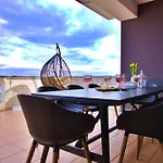Appartement Luxury Sunrise Jacuzzi Apts, 50 M From The *