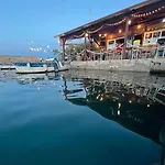 Luxury Sunrise Jacuzzi Apts, 50 M From The * カリ
