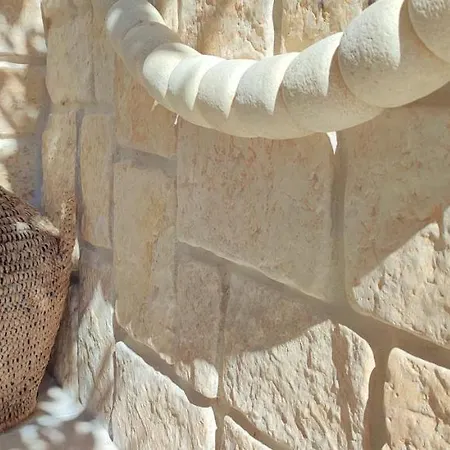 Luxury Sunrise Jacuzzi Apts, 50 M From The كالي