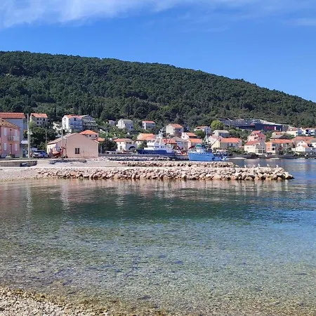 Lägenhet Luxury Sunrise Jacuzzi Apts, 50 M From The *