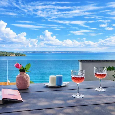 Luxury Sunrise Jacuzzi Apts, 50 M From The 公寓
