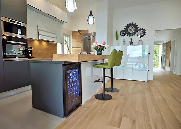 Apartman Luxury Sunrise Jacuzzi Apts, 50 M From The *