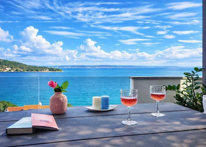 Luxury Sunrise Jacuzzi Apts, 50 M From The 公寓