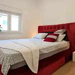 Luxury Sunrise Jacuzzi Apts, 50 M From The Lägenhet *