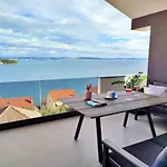 Lägenhet Luxury Sunrise Jacuzzi Apts, 50 M From The