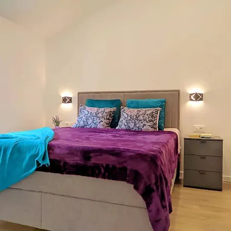 Luxury Sunrise Jacuzzi Apts, 50 M From The Kali