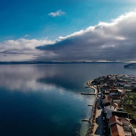 Luxury Sunrise Jacuzzi Apts, 50 M From The Daire Kali