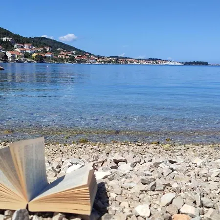 Luxury Sunrise Jacuzzi Apts, 50 M From The *