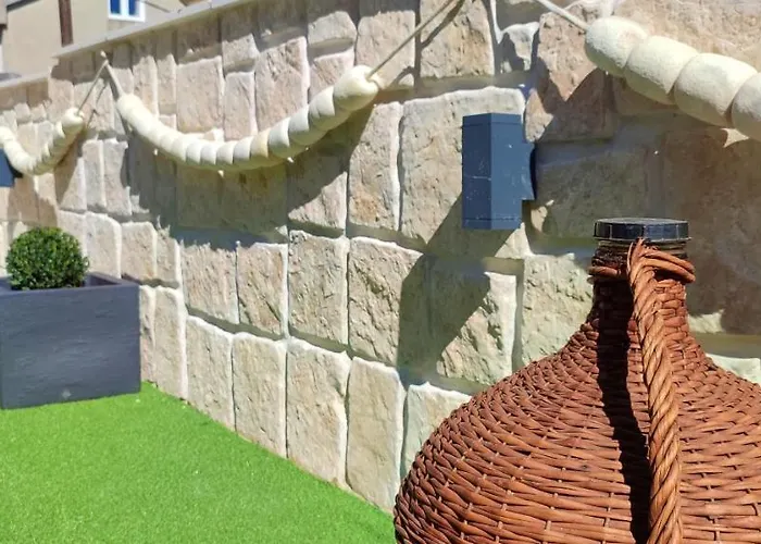 Apartman Luxury Sunrise Jacuzzi Apts, 50 M From The