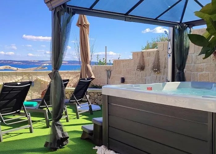 Luxury Sunrise Jacuzzi Apts, 50 M From The Kali