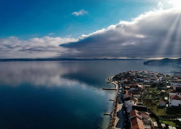 Luxury Sunrise Jacuzzi Apts, 50 M From The Apartman Kali