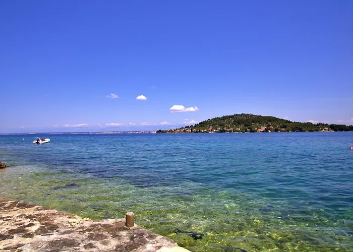 Luxury Sunrise Jacuzzi Apts, 50 M From The Apartman Kali