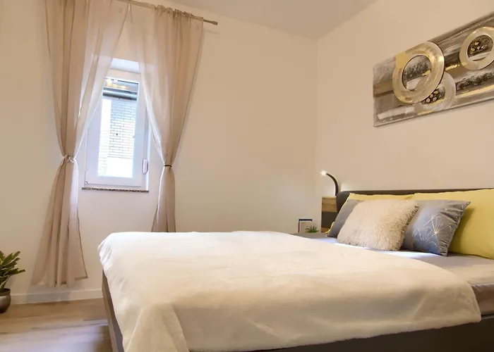 Apartman Luxury Sunrise Jacuzzi Apts, 50 M From The Kali