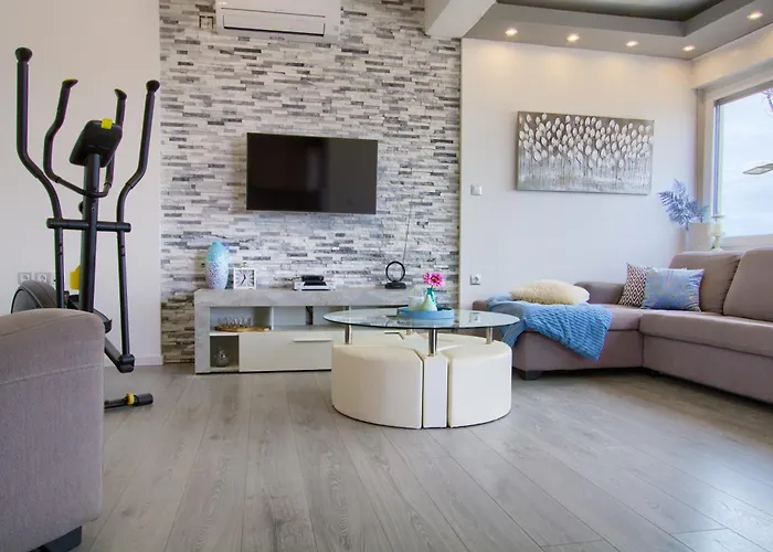 Luxury Sunrise Jacuzzi Apts, 50 M From The *