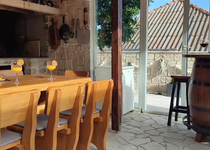 Luxury Sunrise Jacuzzi Apts, 50 M From The Kali