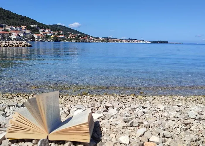 Luxury Sunrise Jacuzzi Apts, 50 M From The *