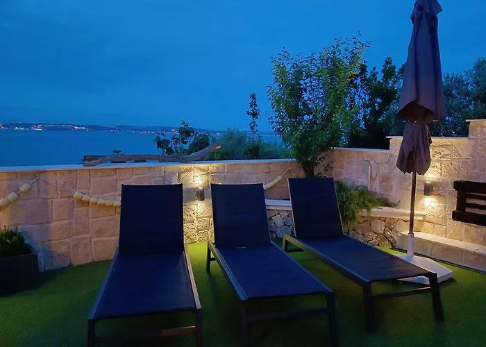 Luxury Sunrise Jacuzzi Apts, 50 M From The * Kali